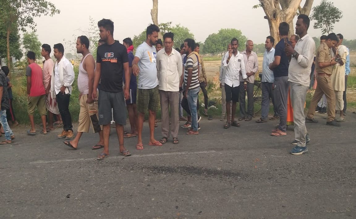 Farmer killed and two injured due to hit by truck in azamgarh road accident