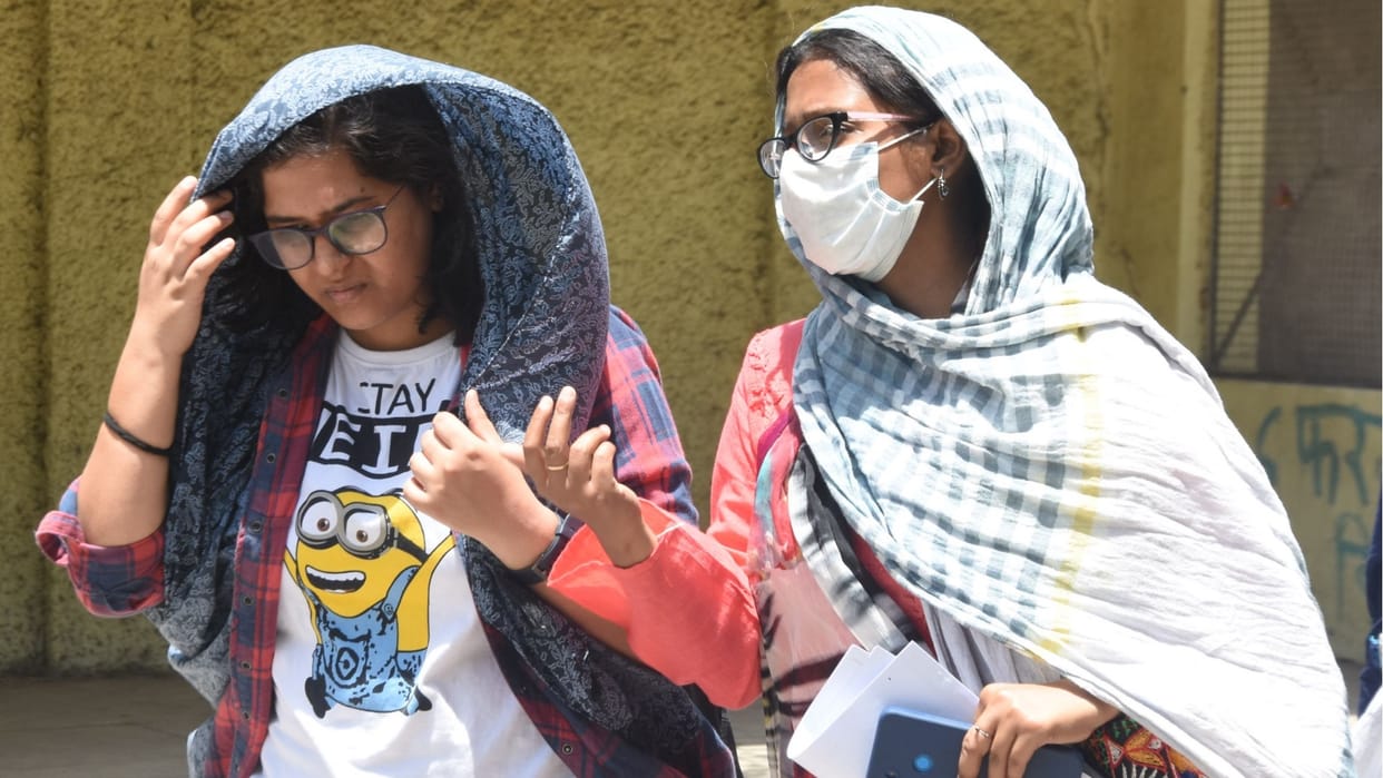 Thunderstorm and rain increased the coolness in Sehore, then the humidity made people miserable