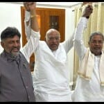 खरगे के साथ डीके शिवकुमार और सिद्धारमैया।