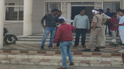 Crime News: मध्यप्रदेश के गुटखा व्यापारी को महाराष्ट्र पुलिस ने छिंदवाड़ा से किया गिरफ्तार, ये रहा पूरा मामला Crime News Gutkha trader of Madhya Pradesh arrested by Maharashtra Police from Chhindwara
