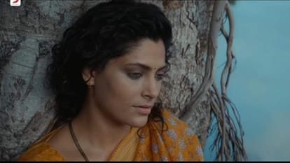 8AM Metro Review film directed by Raj Rachakonda saiyami kher gulshan devaiah acting won hearts