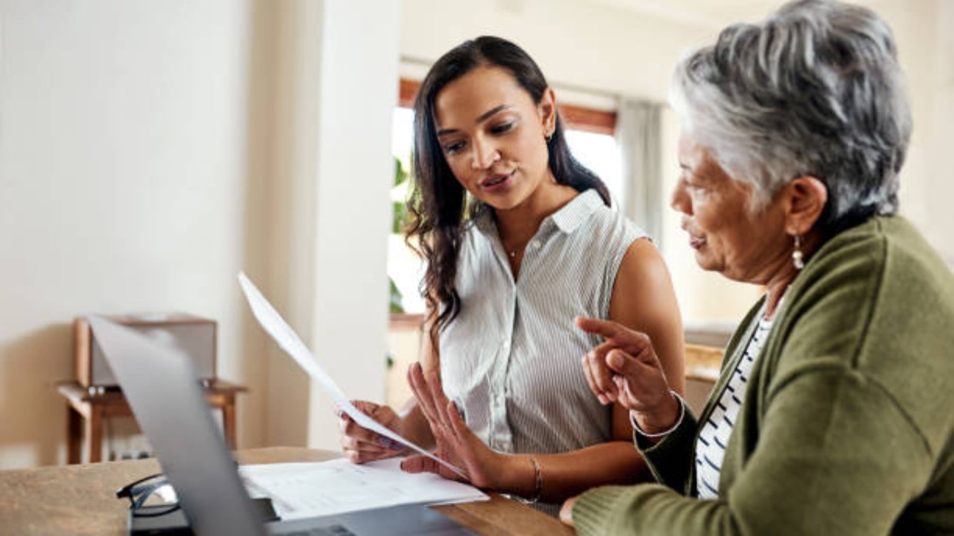 Elder Care Tips Easy Tips to Deal With Elder People Anger News in Hindi