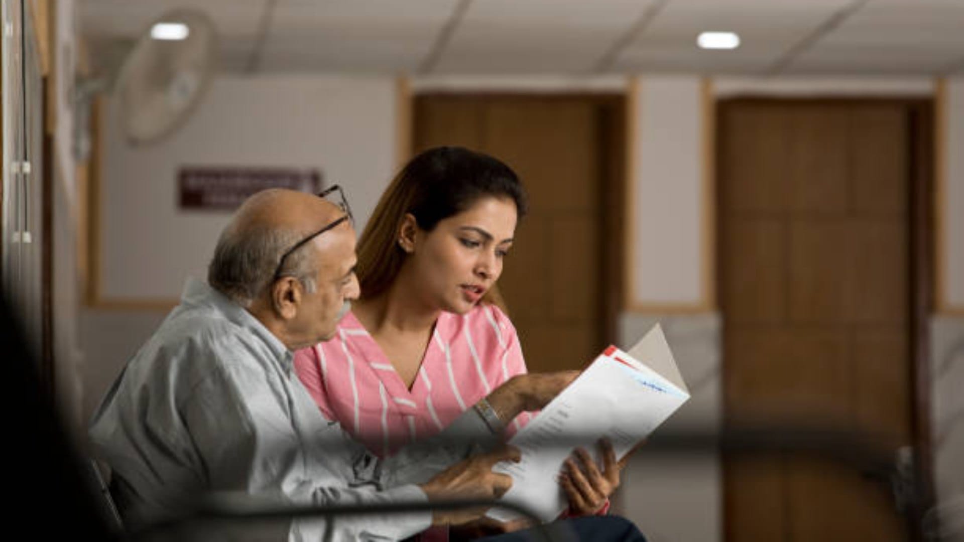 Elder Care Tips Easy Tips to Deal With Elder People Anger News in Hindi