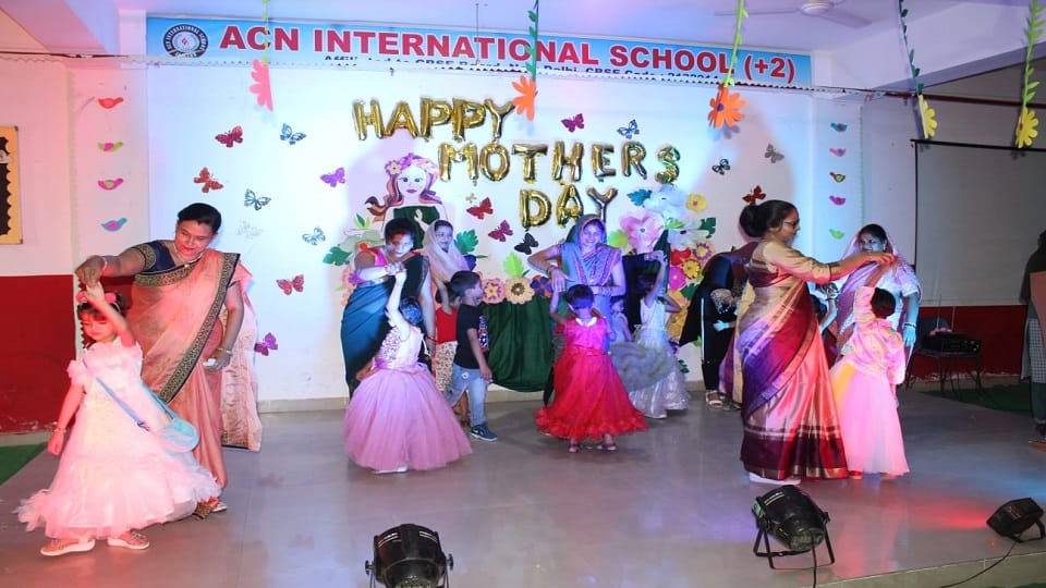 Children shared their feelings for their mother