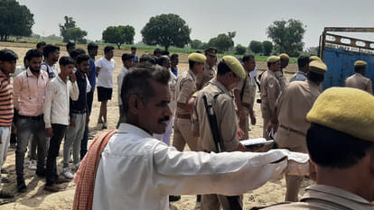 dead body of young man was found lying on bank of drain in Firozabad police probing matter
