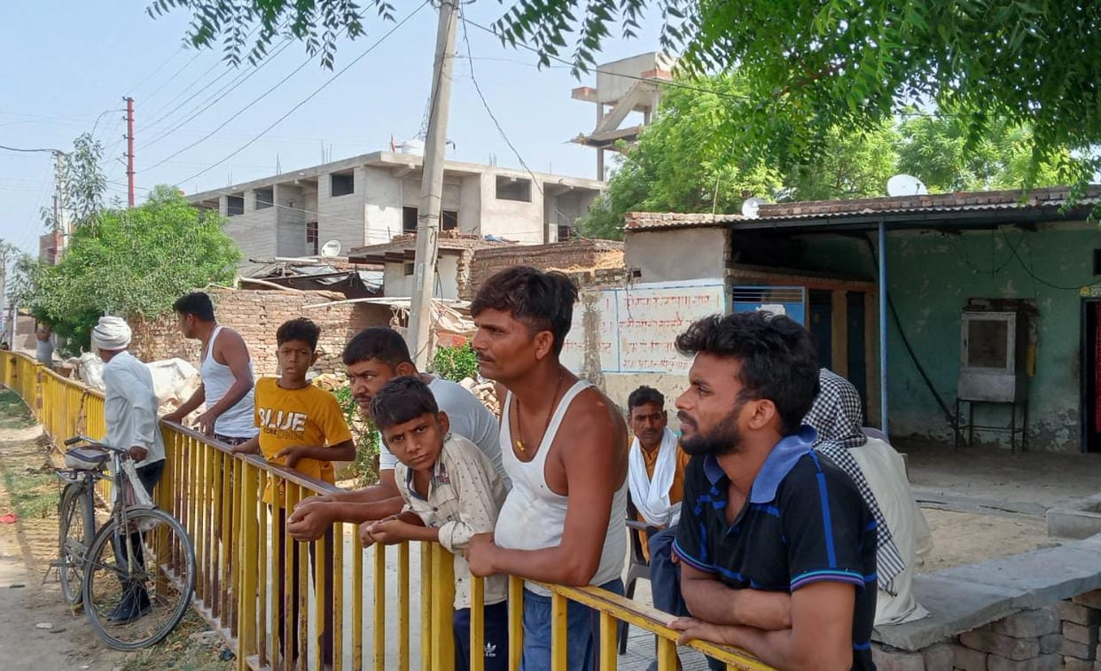 Mirzapur: Bike collided with tractor on Mirzapur-Prayagraj highway, youth died, two injured, were returning fr