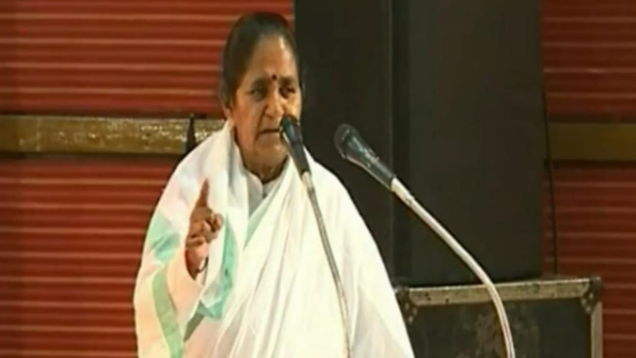 Education minister says teachers should use technology effectively.