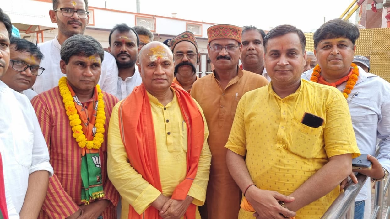 RCP Singh reached Hariharnath to worship BJP