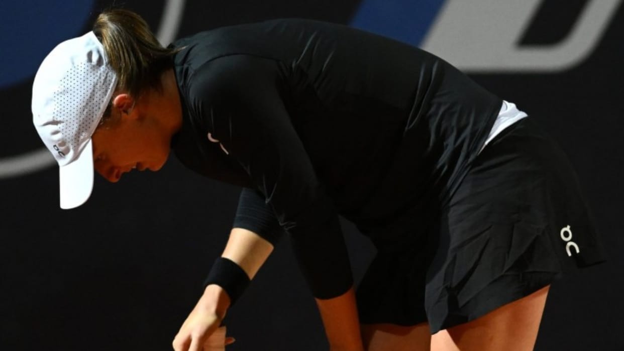 Italian Open Number one player iga swiatek out due to injury Elena Rybakina in semi finals