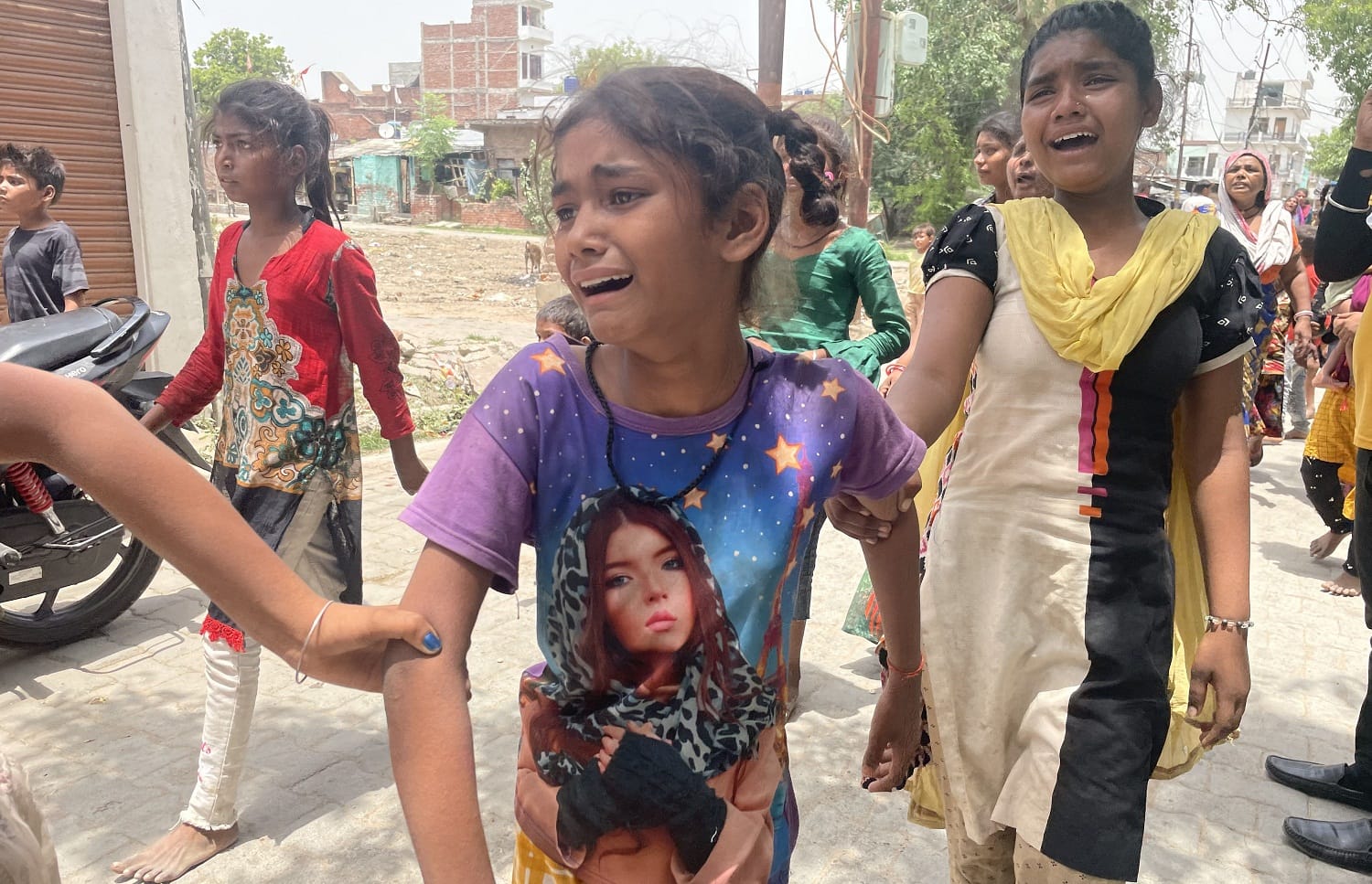 Etawahs couple along with innocent died in Fatehpur accident, Chhotu had met Mannat, left the world along with