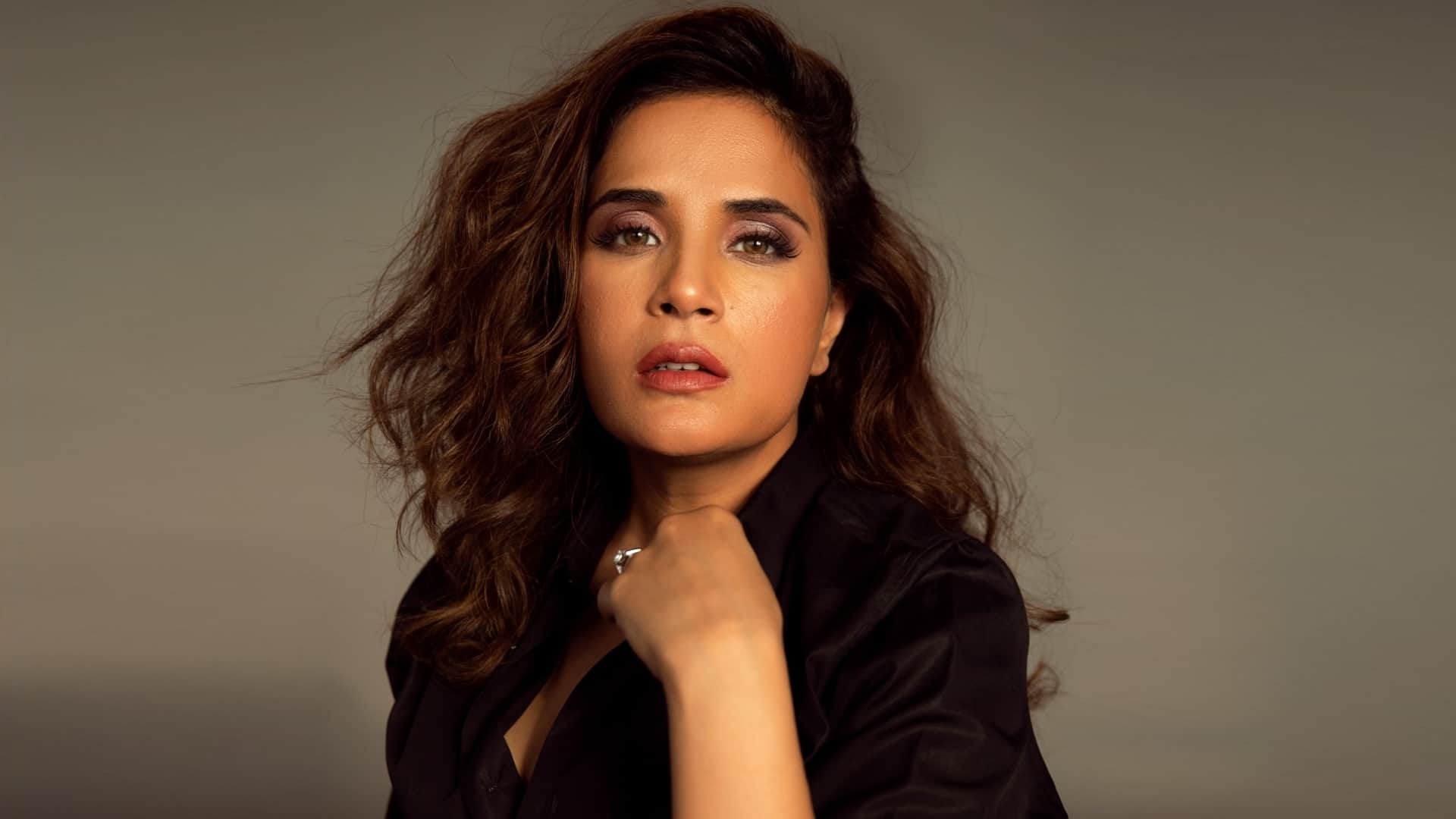 richa chadha recalls she has been victim of discrimination staff throwing her stuff on the sets