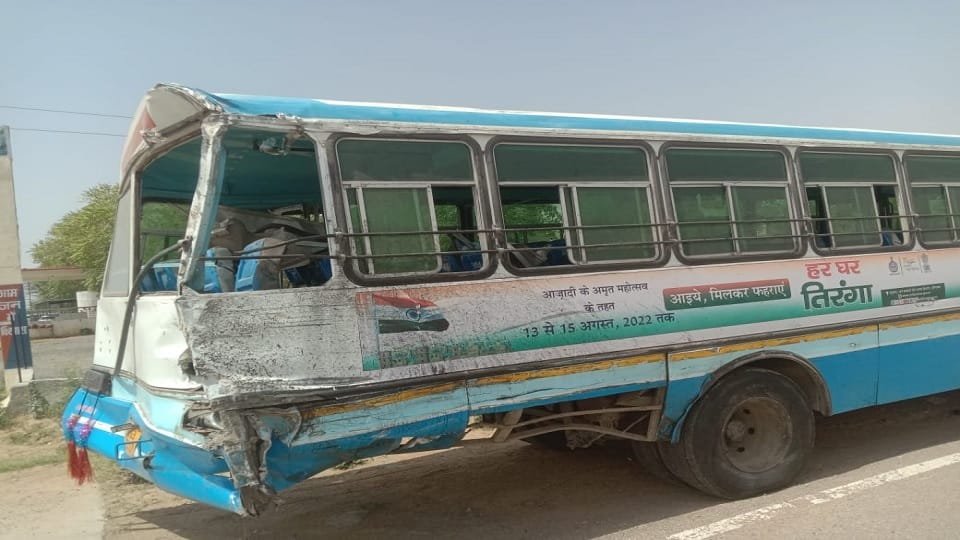 Truck hit bus of Narnaul depot, accident happened in Rajasthan, four injured including uncle and nephew