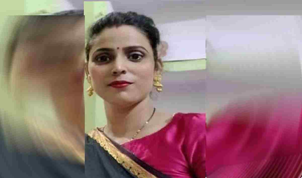 Advocate wife hanged herself in varanasi husband said door ofroom did not open