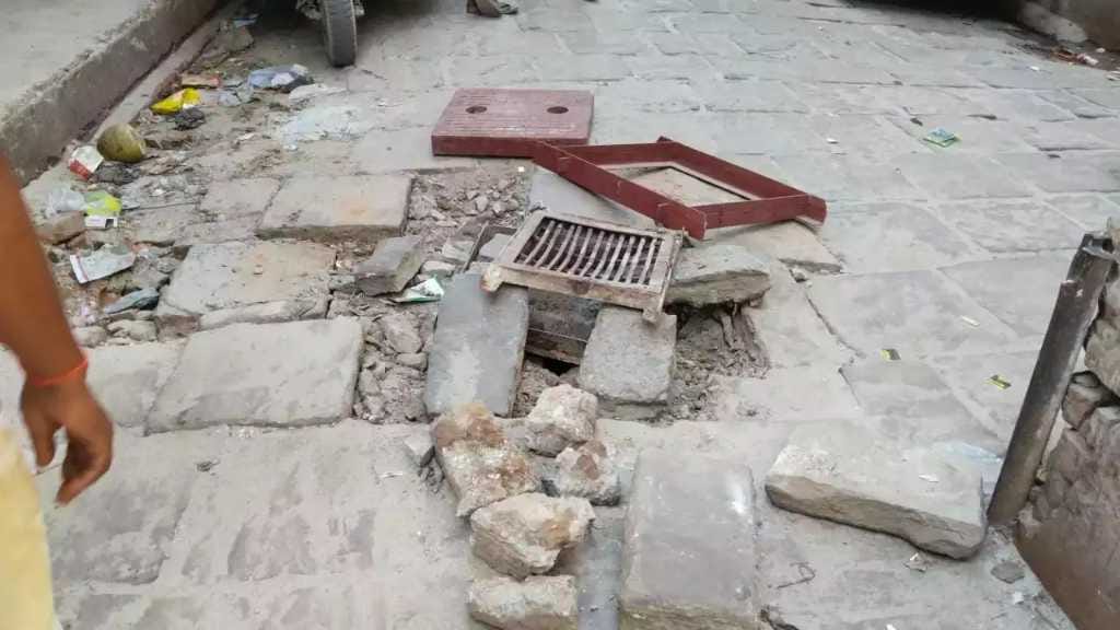 Sewer cover blew up with loud explosion in congested area in varanasi