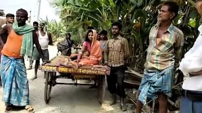 Bihar: बेगूसराय में नशेड़ी ससुर ने अपनी पुत्रवधू को लाठी-ईंट से पीटा, पत्नी को बचाने आए बेटे को भी नहीं छोड़ा Addict father-in-law beat his daughter-in-law with sticks and bricks in Begusarai, seriously injured