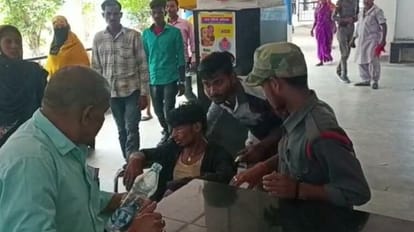 Bihar News: सुपौल में तेज रफ्तार ट्रैक्टर और बाइक में भीषण टक्कर, पत्नी की मौत, पति की हालत गंभीर Fierce collision between high speed tractor and bike in Supaul, wife died, husband's condition critical