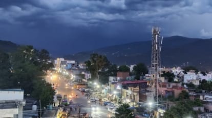 मौसम अपडेट: जम्मू में तपिश के साथ तापमान 40 डिग्री, कश्मीर में मौसम सुहावना, कुछ इलाकों में बारिश की आशंका 40 degree temperature with heat in Jammu, pleasant weather in Kashmir