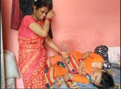 Varanasi ramnagar Accident father-siblings died in the accident, tears could not