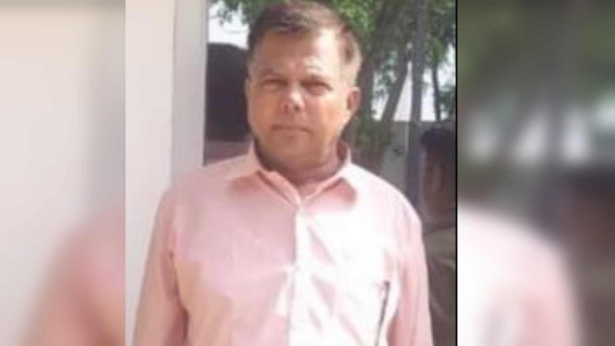 Class eight girl student molested during waiting auto in gorakhpur