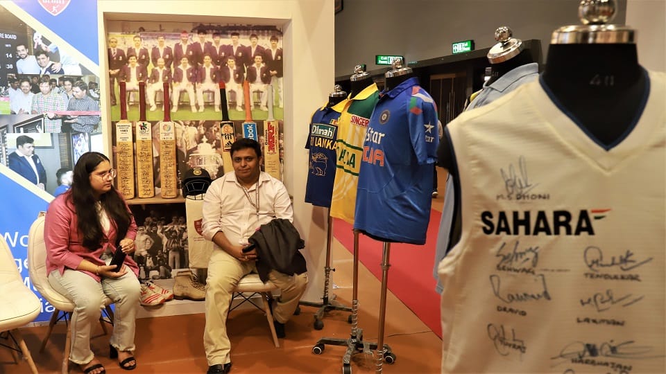 Cricketers boom in expo attracting spectators