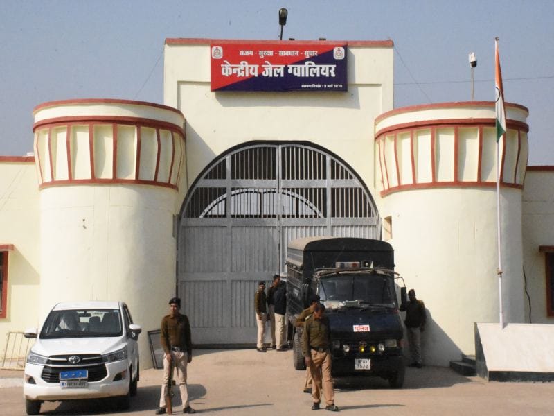 MP News: Three prisoners serving sentence in murder case absconding in Gwalior jail