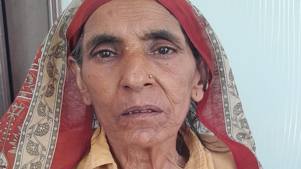 Looted in the house after taking the head constable mother hostage