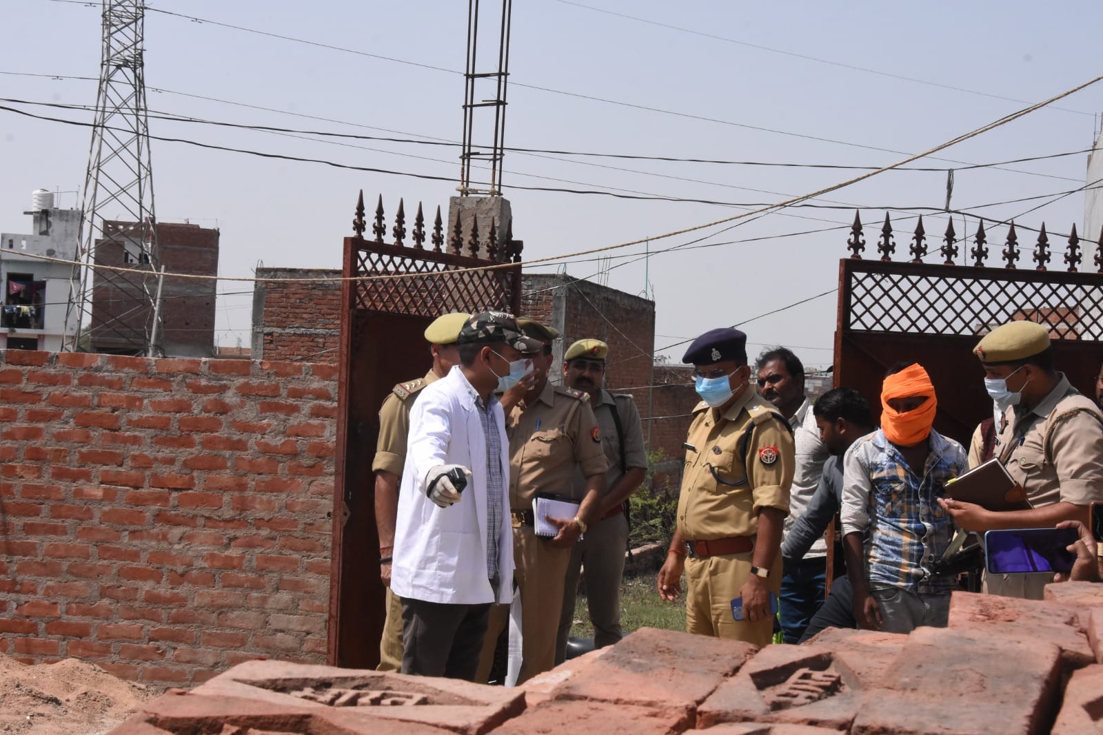 Army Jawan killed the first wife to live with the second, dug grave in the house, told people there is a sewer