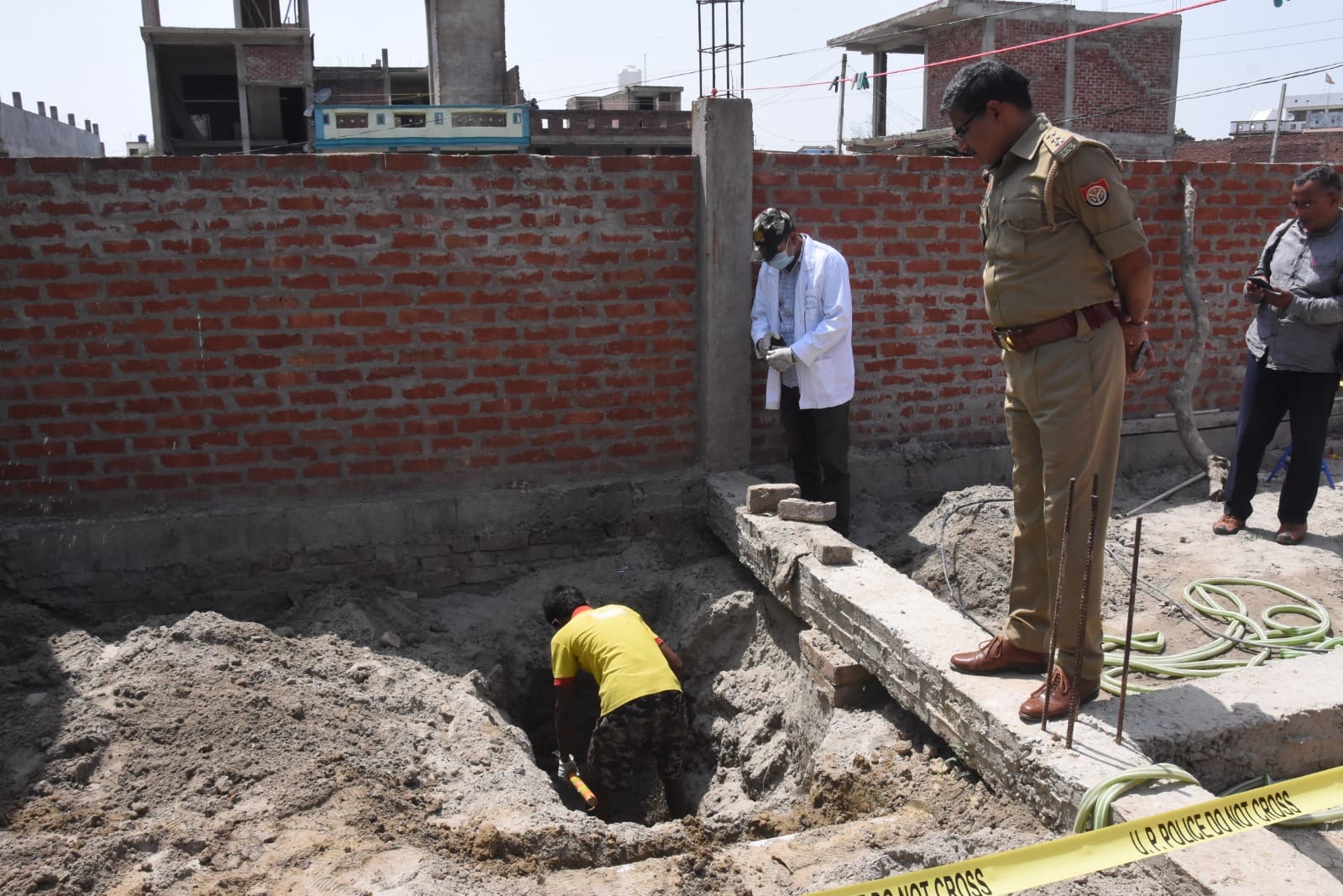 Brutally murdered wife in Unnao, cruelty of eccentric husband in postmortem report, did not even give shoulder