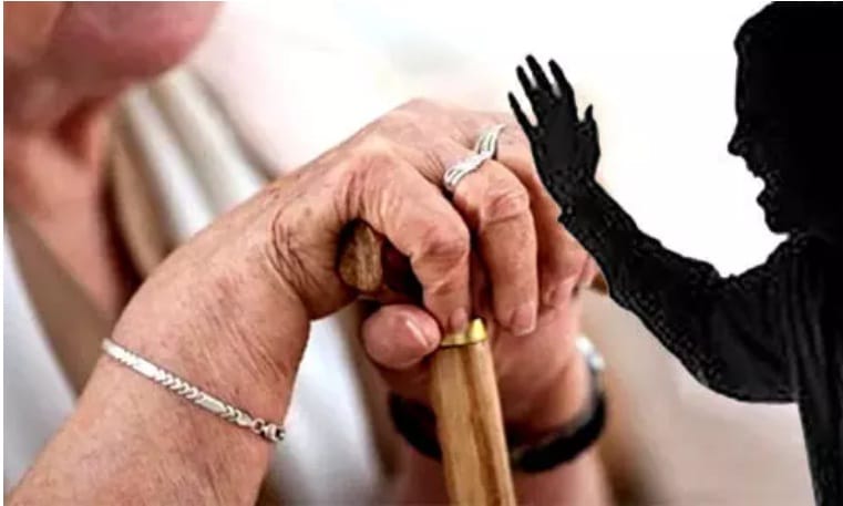 Husband and mother in law were beaten on the strength of pistol, wife absconded with jewelry and cash