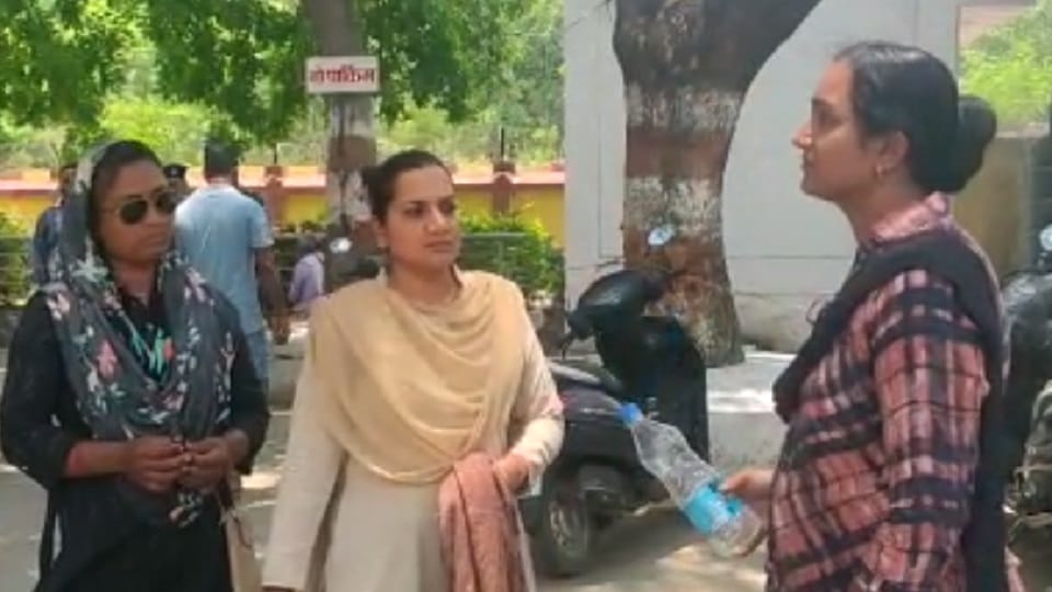 female constable sought permission from collector self-immolation