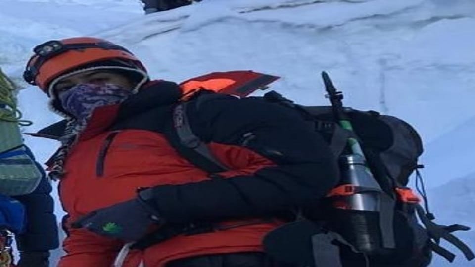 Father take 35 lakh loan for Everest dream of daughter now meenu hosted india flag on mount everest