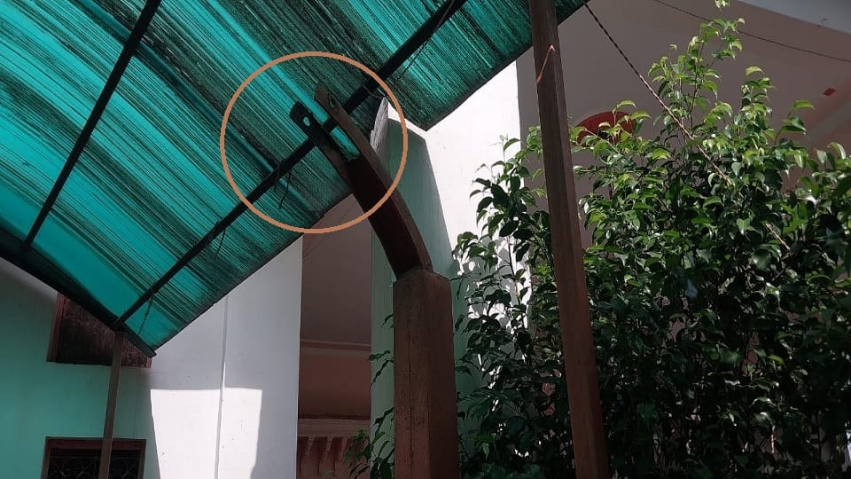Thieves took away brass bell weighing 21 kg from temple in Dadri