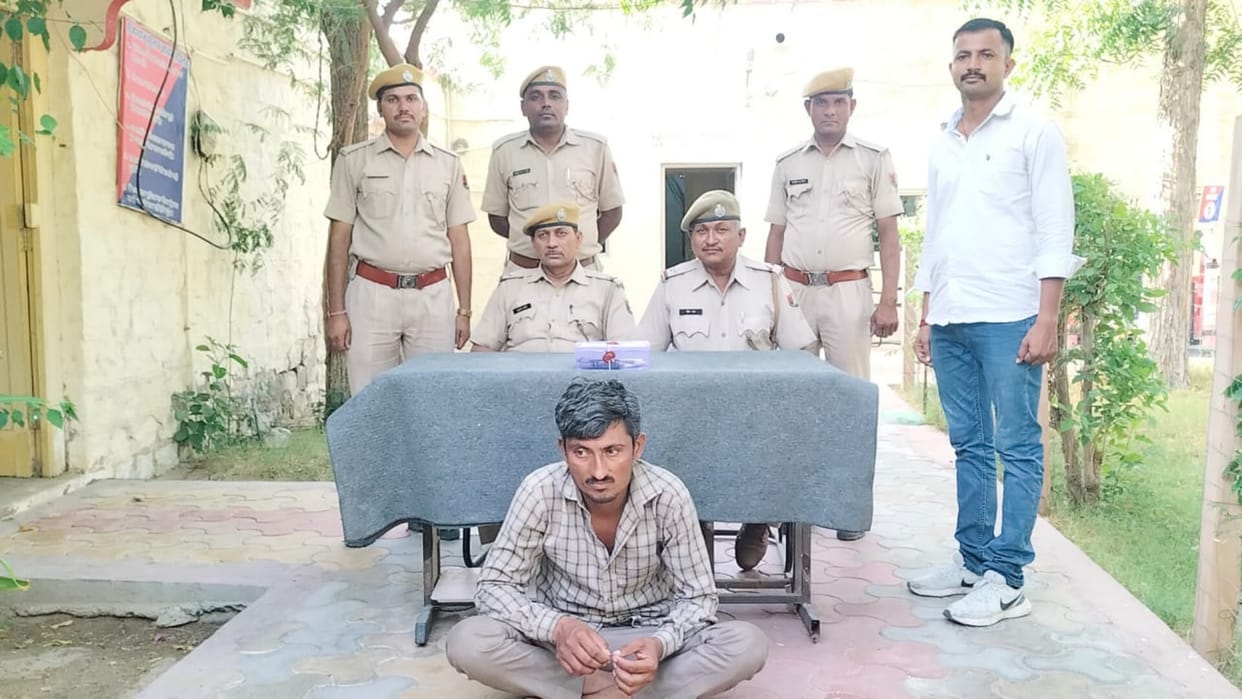 Police arrested the miscreant who entered the house in Barmer Chauhtan