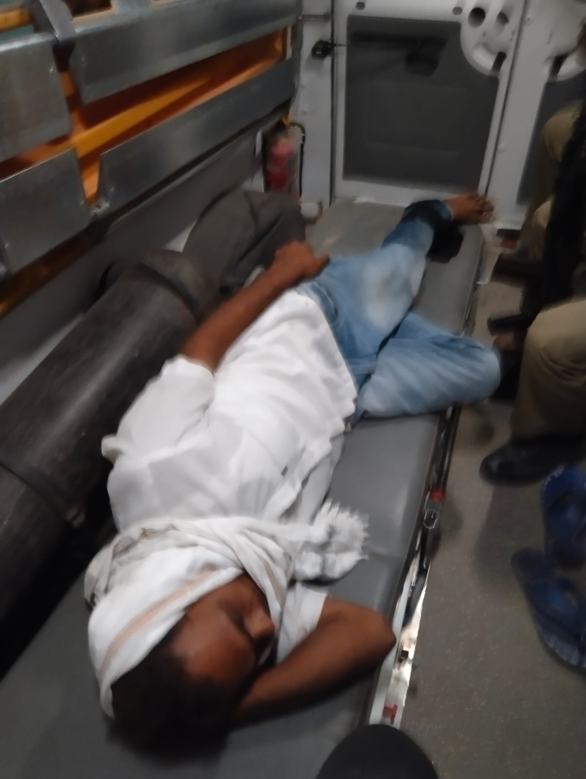 Bhadohi Encounter: Miscreant arrested in police encounter, shot in leg, more than three dozen cases registered