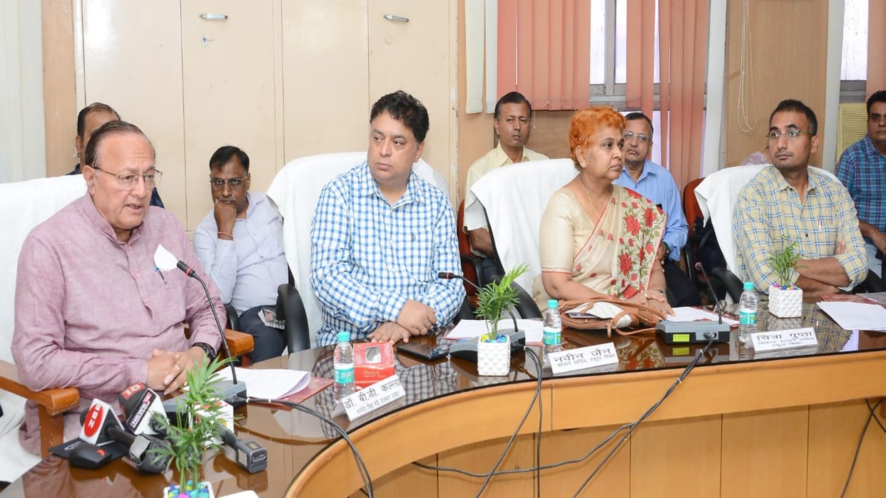 Education Minister took out online lottery for free admission in schools