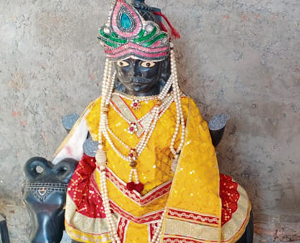 Statue broken in the temple of Indore, angry devotees did a roundabout