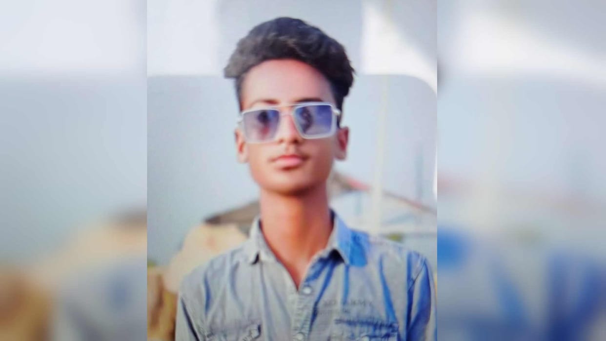 class 11th student commits suicide in deoria