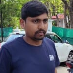 गुमशुदा शिक्षक लालन कुमार और उन्हें ढूंढ़ रहे उनके छोटे भाई सॉफ्टवेयर इंजीनियर लक्ष्मण कुमार