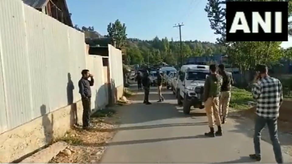 J-K: National Investigation Agency (NIA) raids underway in Pulwama