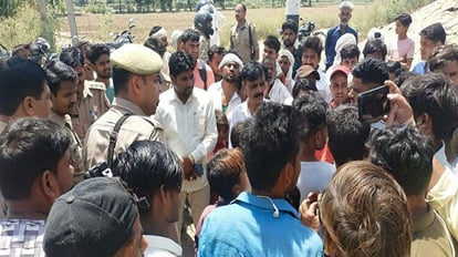 Aligarh News: रेलवे लाईन को पार कर रहे मजदूर की मालगाड़ी से कटकर मौत, परिवार में मचा कोहराम Laborer crossing the railway line was cut to death by the goods train