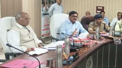 Minister Dharampal Singh orders action against pashupalak who left animals on roads