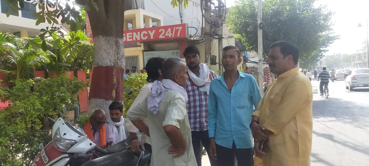 Varanasi Crime: Man consumed poison in Varanasi, family members hurriedly took him to hospital, died