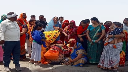 Prayagraj: Two children drowned in Ganges while taking bath at Phaphamau Ghat, divers engaged in search