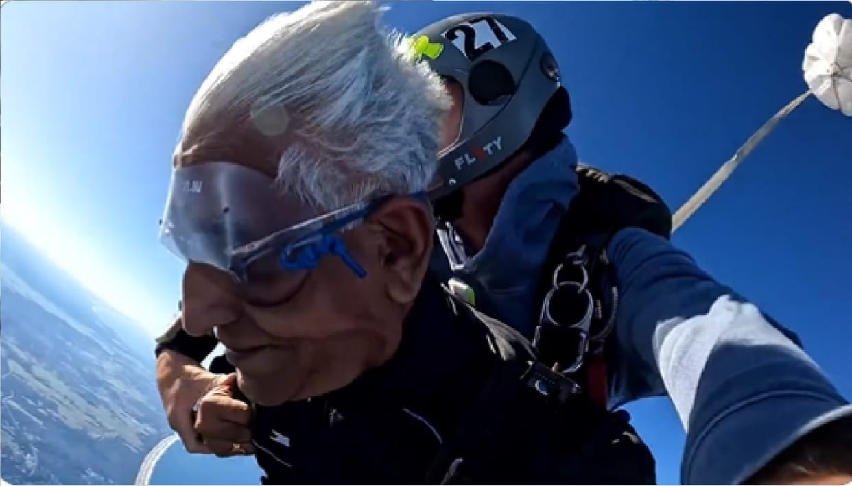 Chhattisgarh Health Minister TS Singhdev did paragliding and parajumping in Australia
