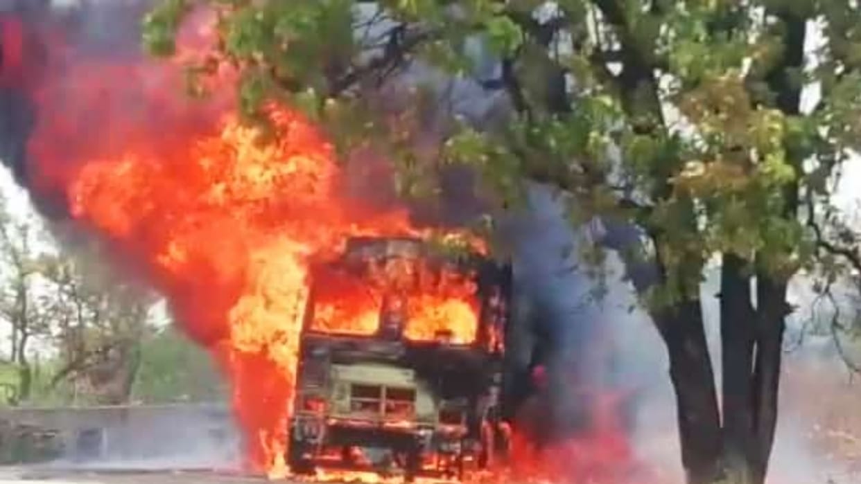 Truck standing on National Highway caught fire in Ambikapur