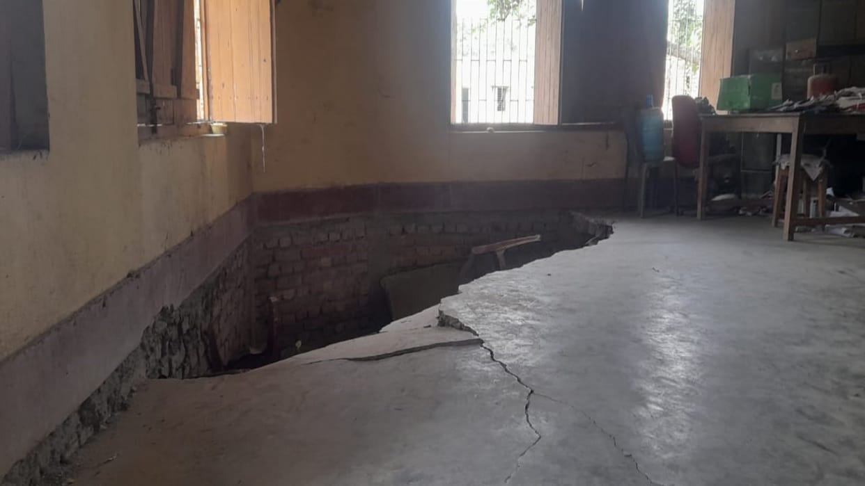 Floor of self help group building in Khagaria caved in, two people injured due to being buried under debris