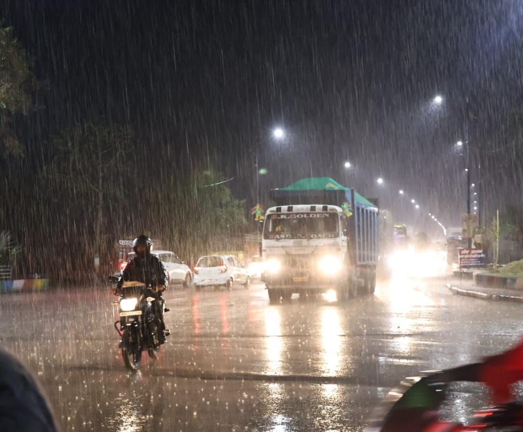 Rain in summer, for the second time in ten years, Indore got wet in May