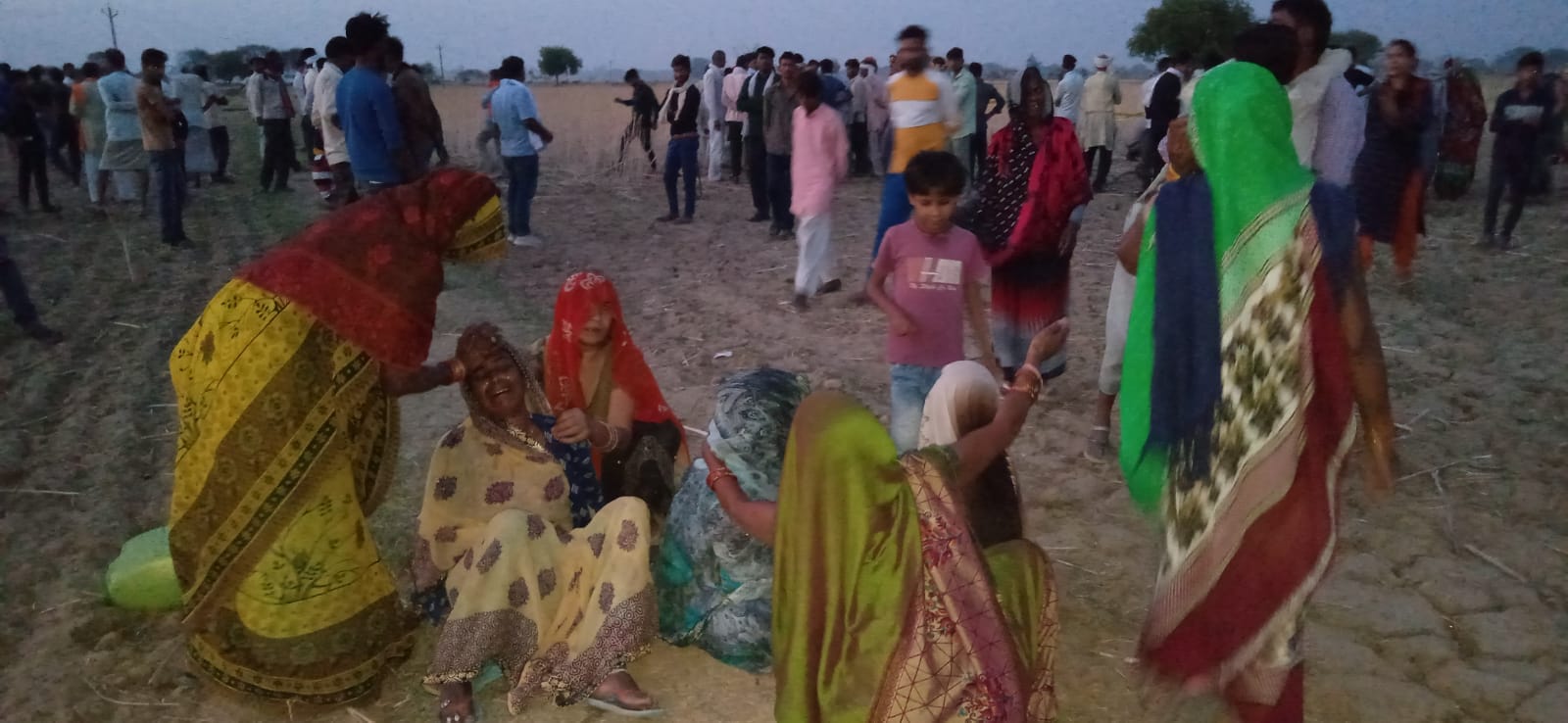 half burnt body of youth found in the field, fearing the use of chemical, came out after saying that