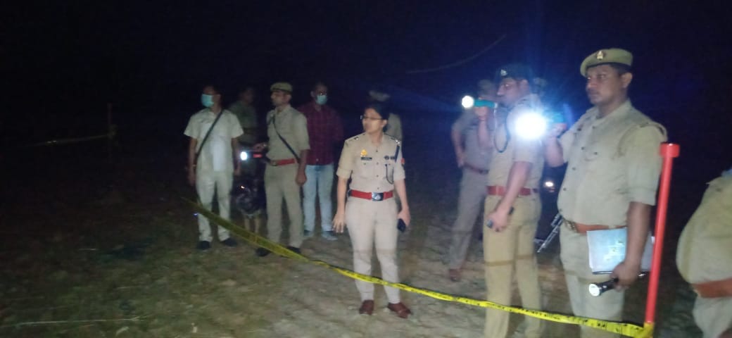 half burnt body of youth found in the field, fearing the use of chemical, came out after saying that