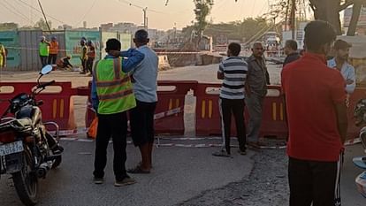 Sunken road at the metro construction site in Maidan Garhi Traffic police issued advisory